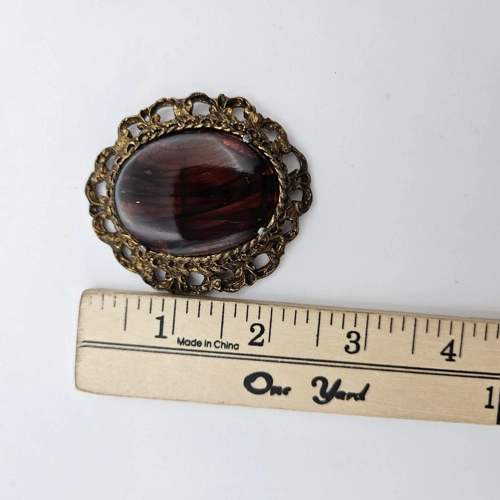 Vintage Ornate Gold Tone Filigree Oval Brooch Topaz Colored Brown Glass Pin